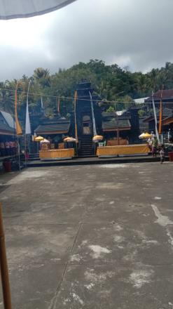 Karya  Naksuin Pura Desa Tigawasa